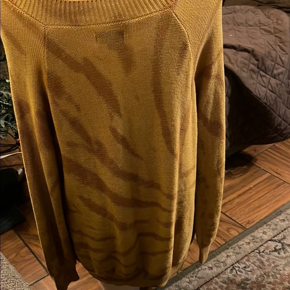 Wonderly Yellow V-Neck Sweater with Cable Knit - Picture 3 of 4